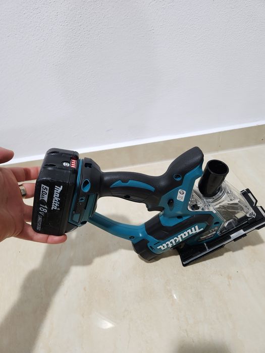 Masina de decupat makita DSD180