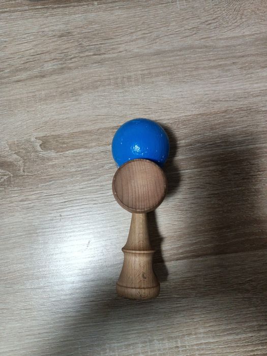 Kendama europe albastra