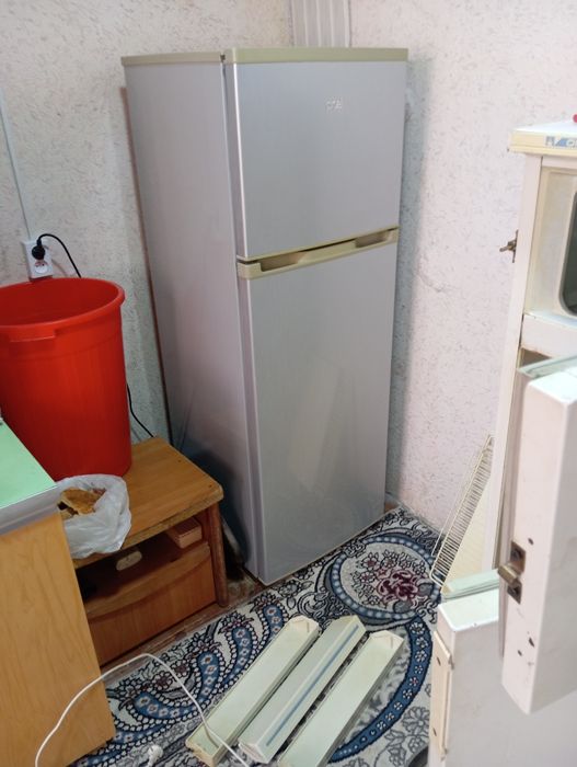 Холодильник бытовой