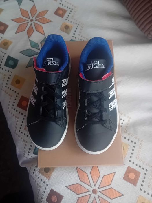Чисто нови детски обувки MARVEL Adidas Spider-man 31 номер