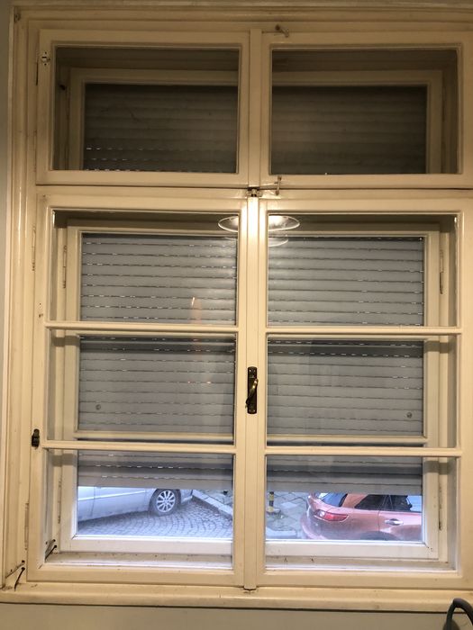 Дървени врати и прозорци