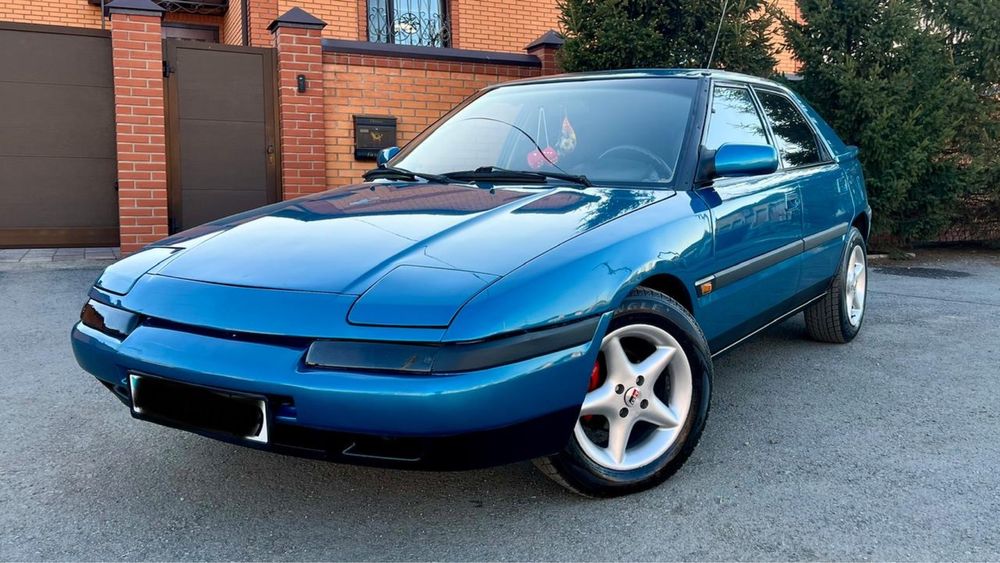Продам живую Mazda 323