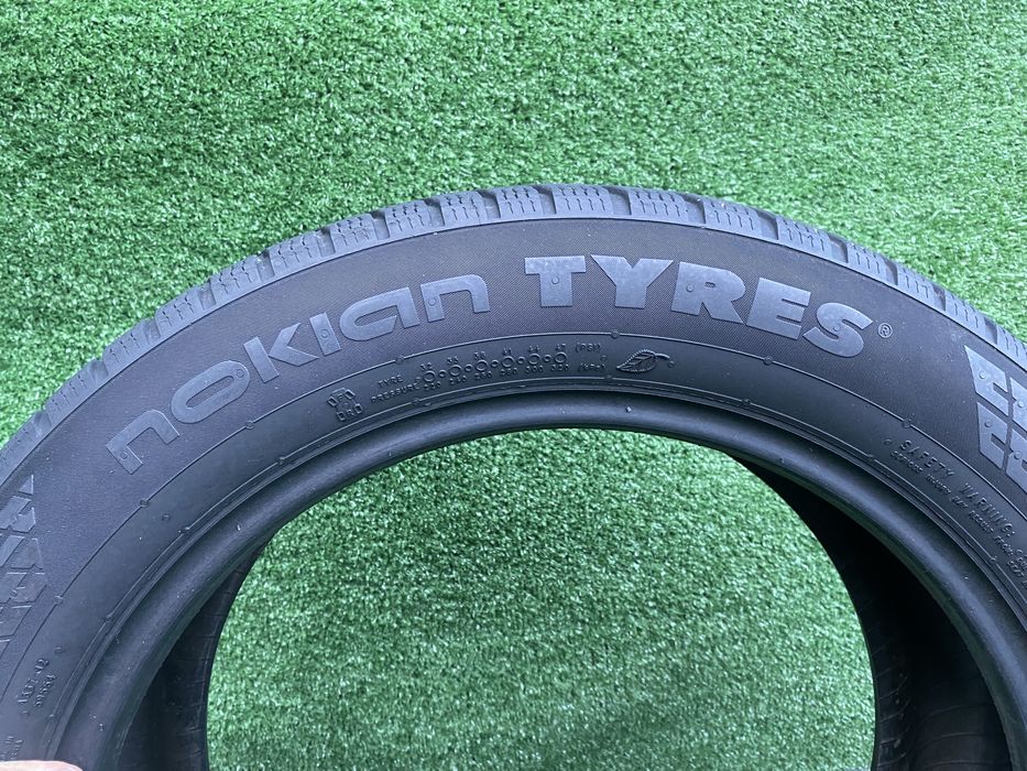 Set 4 anvelope iarna Nokian Tires WR Snowproof 215 55 R17 98V Dot 4820