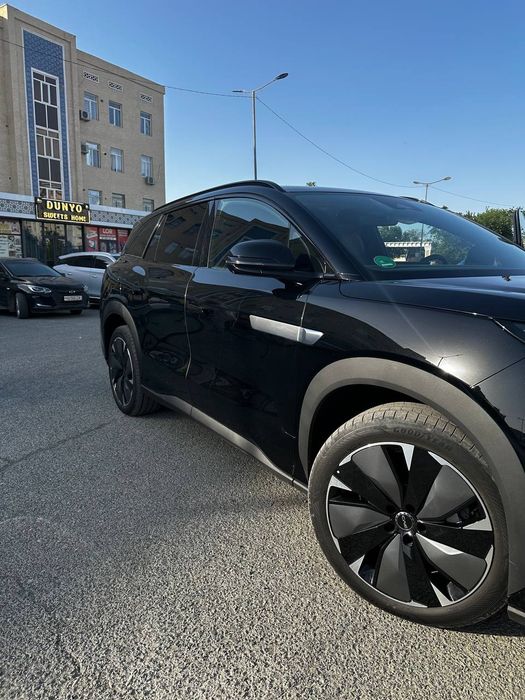 BYD ATTO 8 sotiladiii