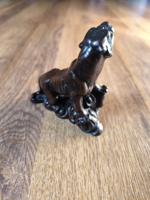 Фигура на тигър азия