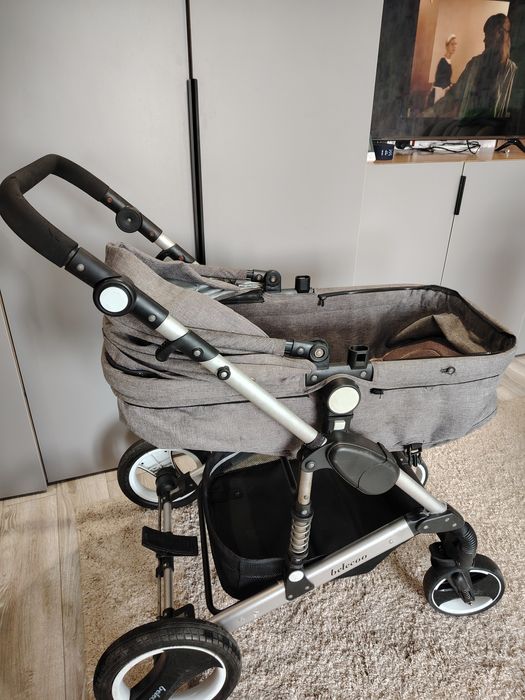 Коляска продаю за копейки