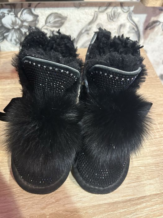 Уги натуральный мех