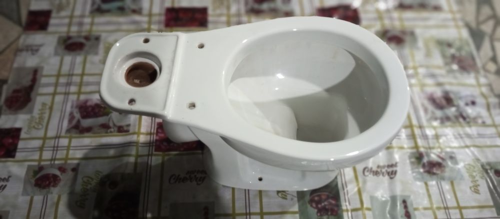 Продам унитаз на времянку