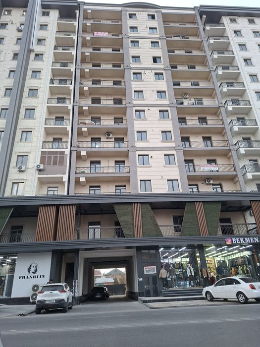 Оху кафеси тогриси уй сотилад 94кв каропка 3 хона