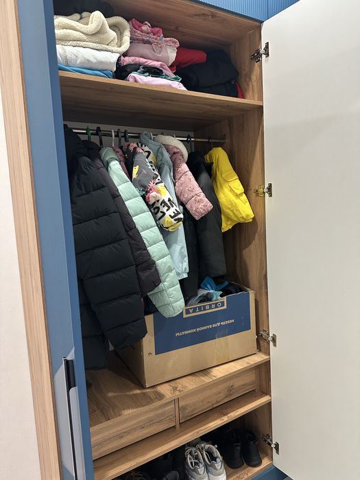 Шкаф почти новый