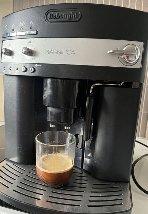Delonghi Magnifica espressor