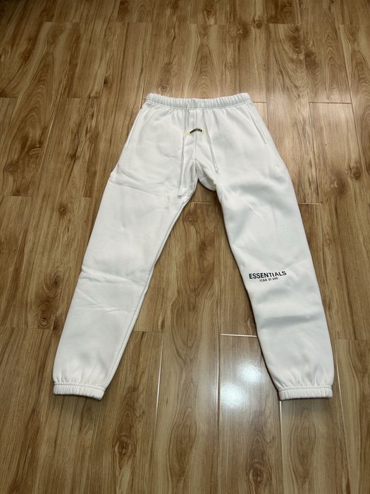 Pantaloni essentials