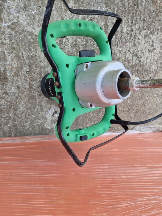 Hitachi UM 16 VST  - mixer ( malaxor )