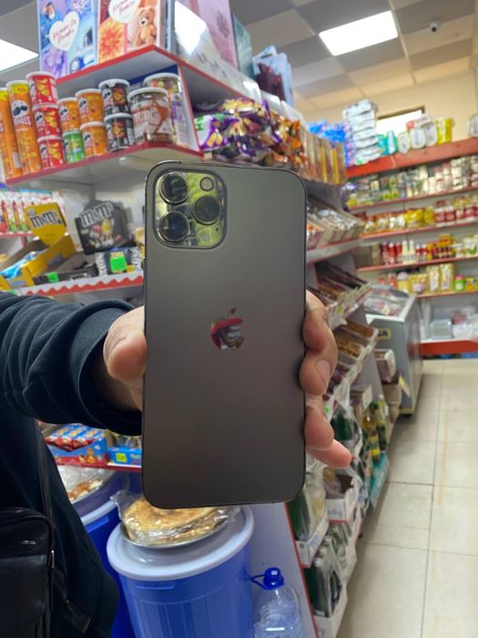Iphone12pro max òzimniki holati zur qirilgan joylari yoq òzim tutaman