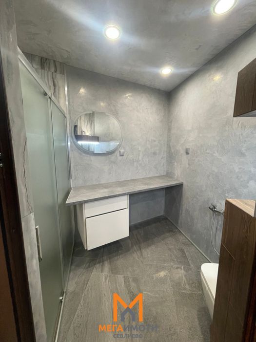 Продажба Етаж от къща гр. Севлиево - гр. Севлиево 102m² и двор 102m²