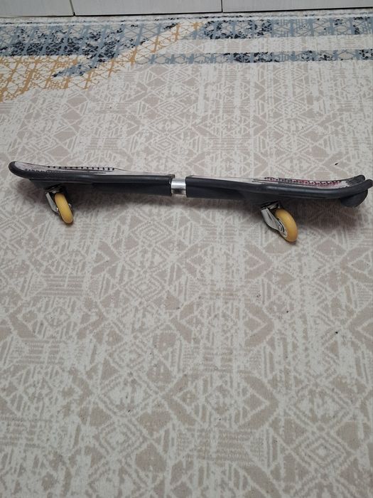 Двух колесный скейтборд