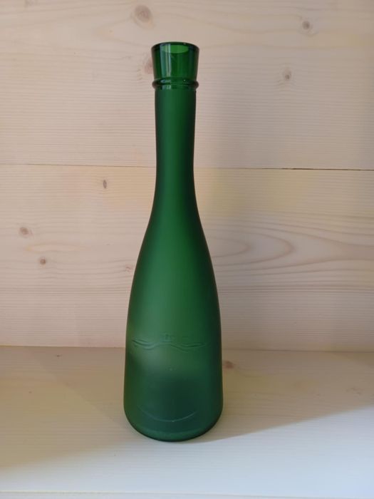 Стъклена бутилка с тапа  за ракия,вино,сватби,кръщене и др.