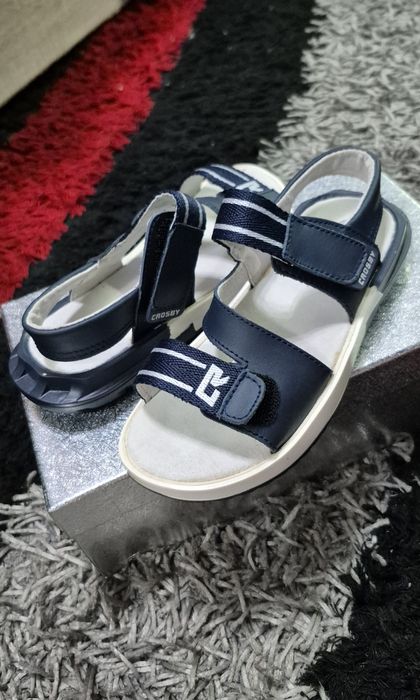 Детские новые сандали