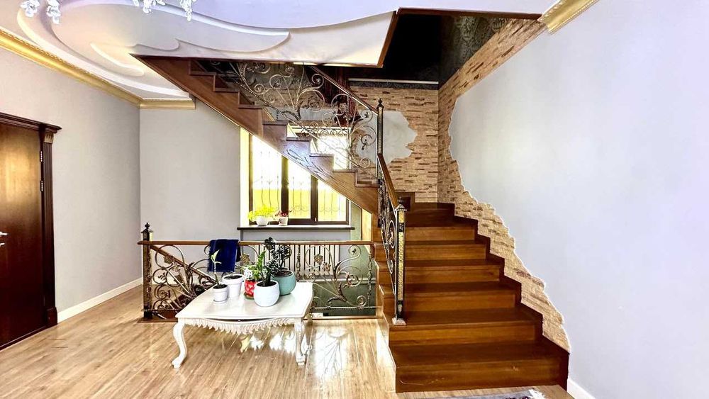 дом 6 комнатный 142млн