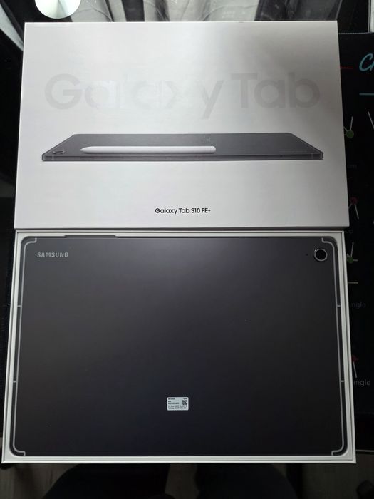 Tableta samsung tab S10 FE +