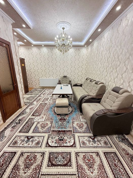 Zarafshon mehmonasi tomonda 4 xonali uy sotiladi