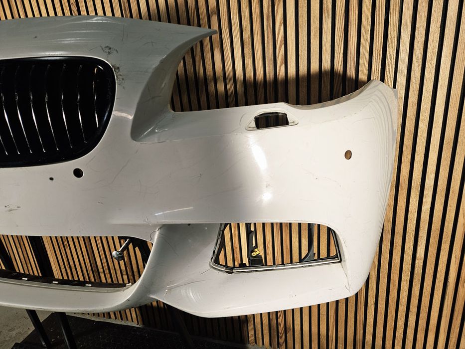 BMW seria 5 2014/2016 F10 F11 M-pachet Bara fata facelift BF3744