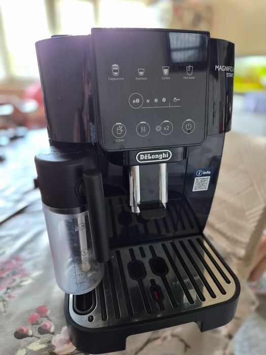 Delonghi Magnifica Start кафе автомат