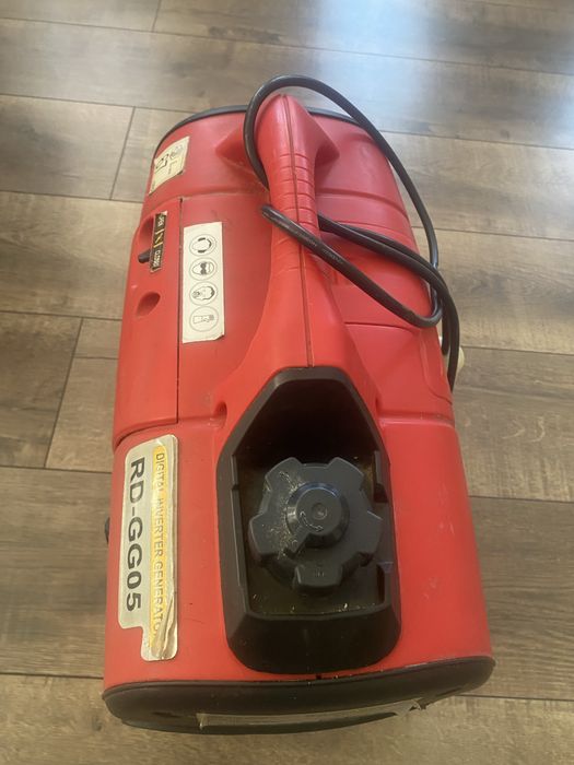 Продавам бензинов инверторен генератор Raider RD-GG05