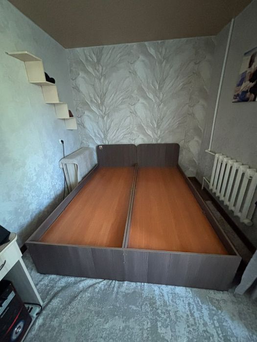 Продам две  кровати