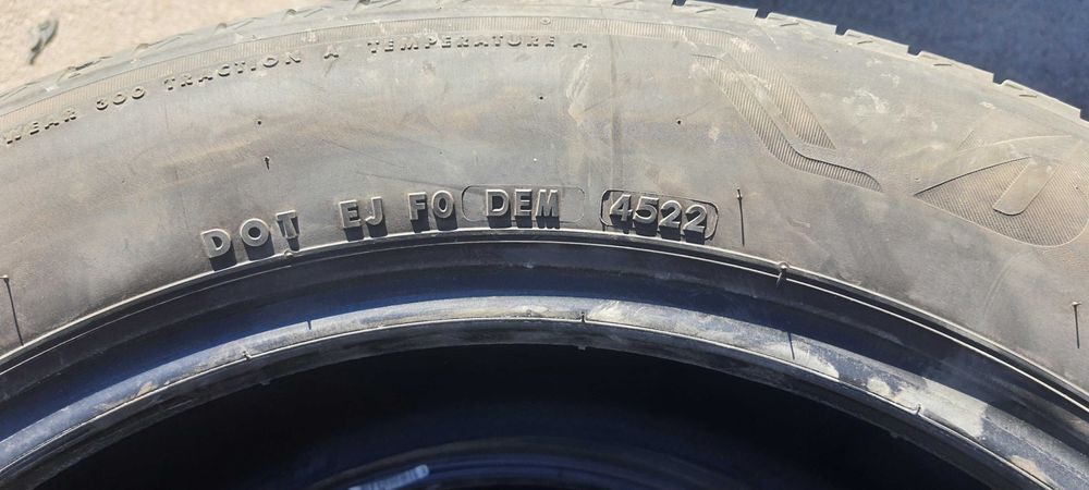 Гуми BRIDGESTONE ALENZA 235/55R19-150 евро за трите.