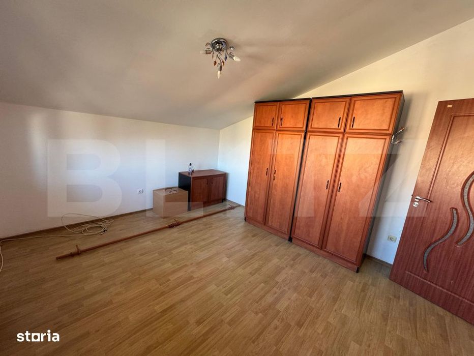 Casa cu 5 camere,  curte 650 mp, zona Bariera Valcii