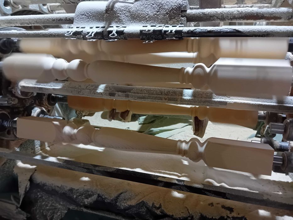 Струговани Балюстри . Парапет. Стълбища . Ръкохватки. Начални колонки.