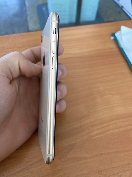 iPhone 8 64гб продается за 50000 тенге