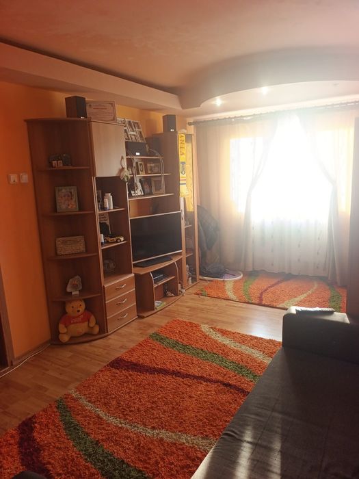 Vând apartament 2 camere Mioveni,etaj 2 ,spatios