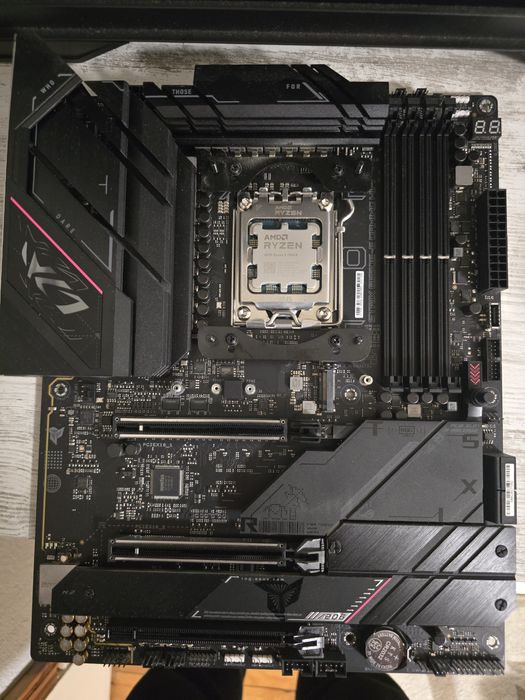 Процесор 7950x +Дъно Asus ROG Strix B650E-E gaming wi fi+