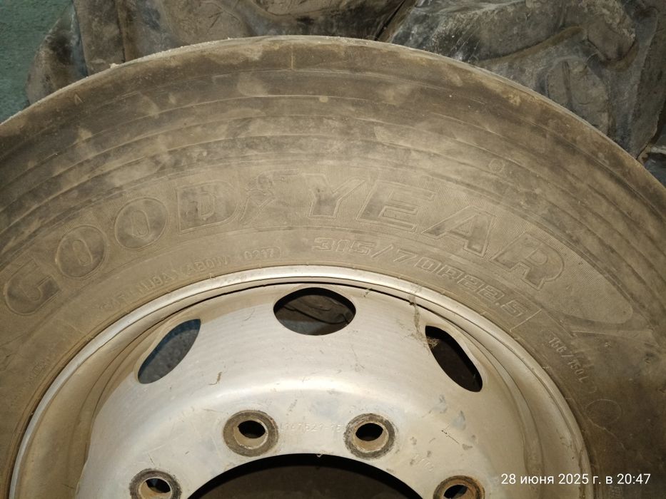 Продам шини с дисками 315/70/22.5