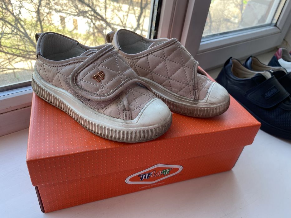 Кроссовки и туфли