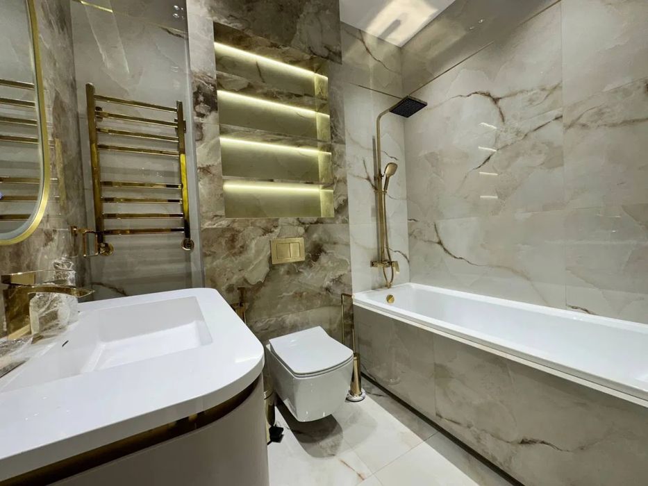 Жк Казахстан-Сдается новая 3-х комнатная в элит комплексе!