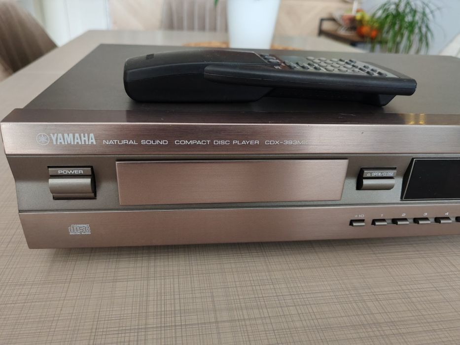 CD плеър  YAMAHA CDX-393 MKII и дистанционно VZ17030