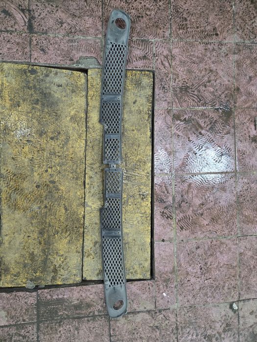 Продам решётки на Пассат Б5