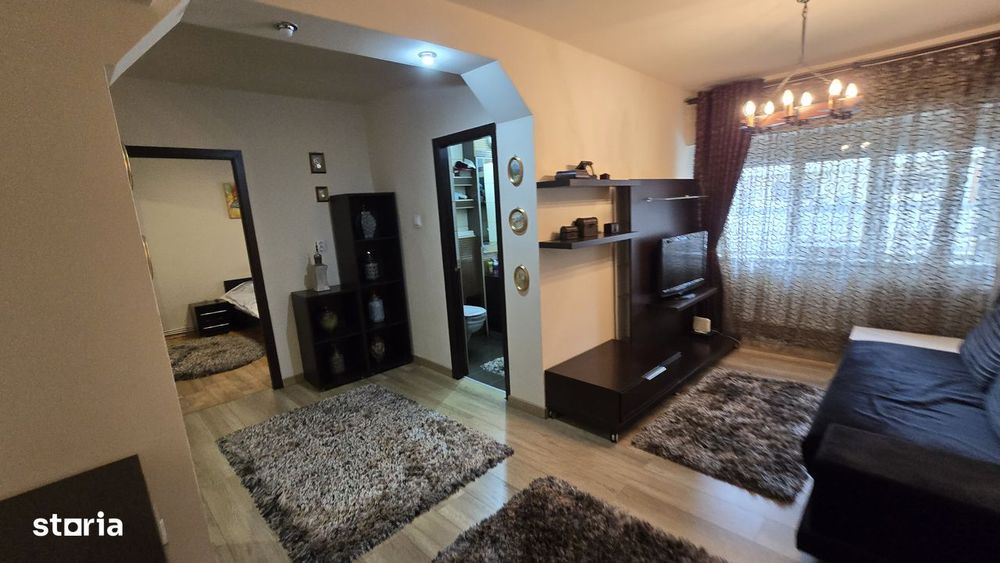 Apartament cu 3 camere de vanzare, etajul 1, Focsani