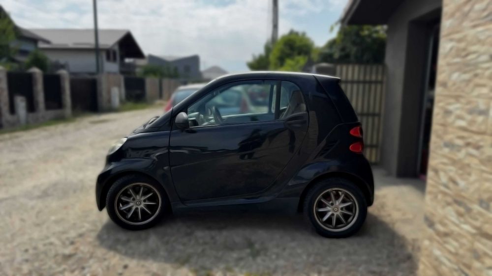 Smart ForTwo 451 (2009) Euro 5, Tinuta in garaj, Benzina, Cutie automata, AC, scaune incalzite, Cauciucuri si Baterie noi, Proprietar de 4 ani etc