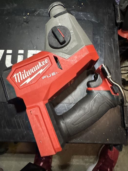 Milwaukee FHAC16 din 2025