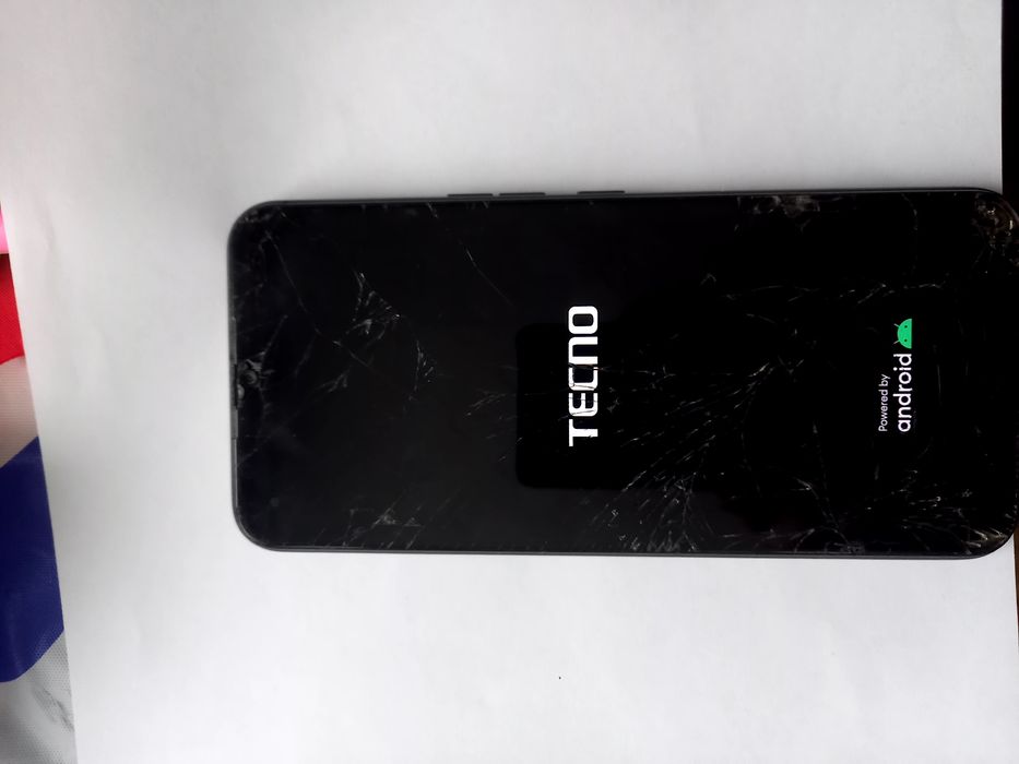 Продам телефон Tecno
