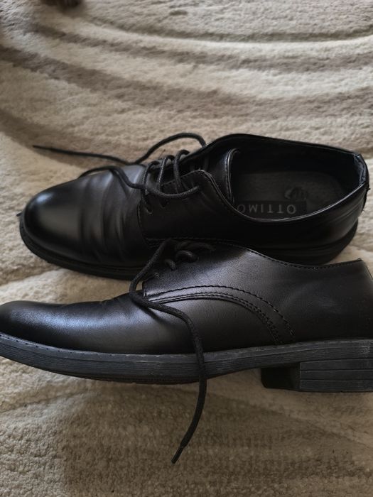 Елегантни черни обувки