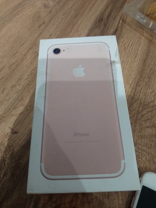 iPhone 7 с коробкой