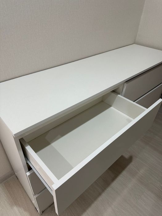 Продается комод размер 4х40х77