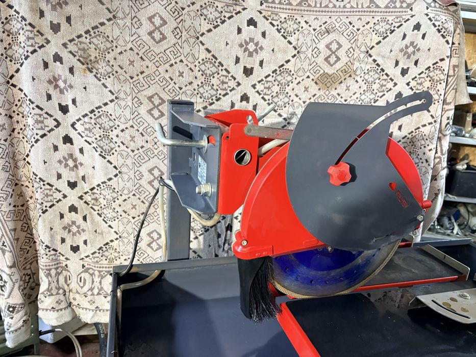 Masina taiat pavele si piatra Ruby DR 350 aproape noua,utilizata doua saptamani