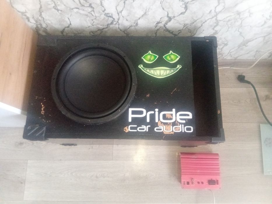 Продам саб с усилителем