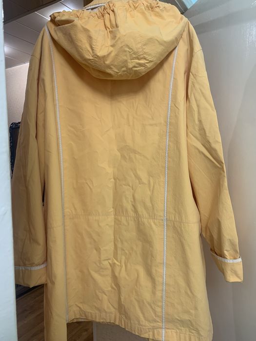 Женская демисезонная куртка б/у